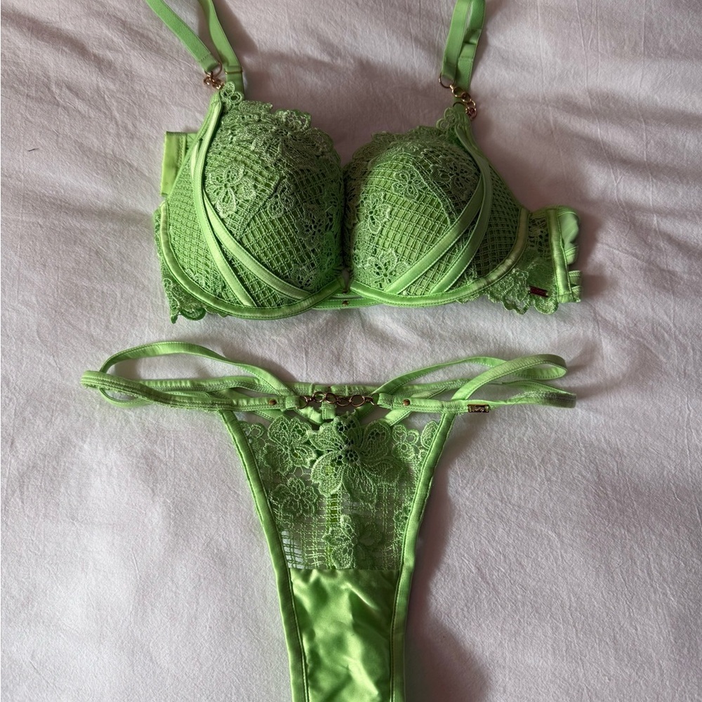Green Lace Lingerie Set